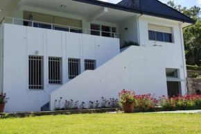 Casa en plena naturaleza al lado del rio Verdugo